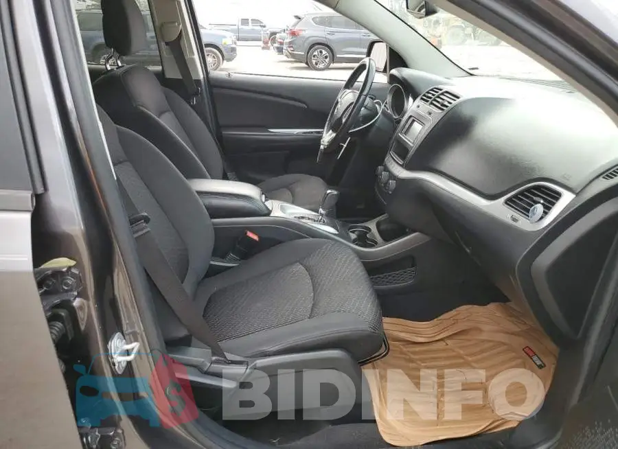 3C4PDCAB5HT683915 Photo# 5