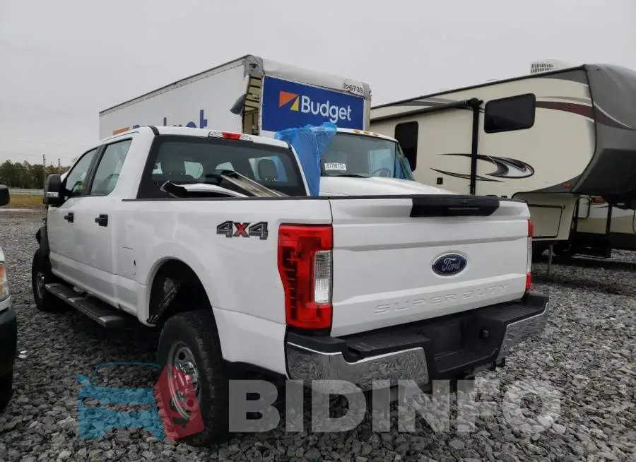 1FT7W2B65JEB68196 Photo# 3