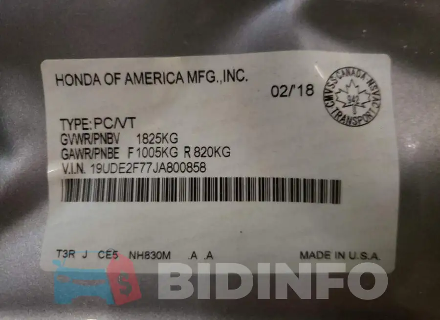 19UDE2F77JA800858 Photo# 10