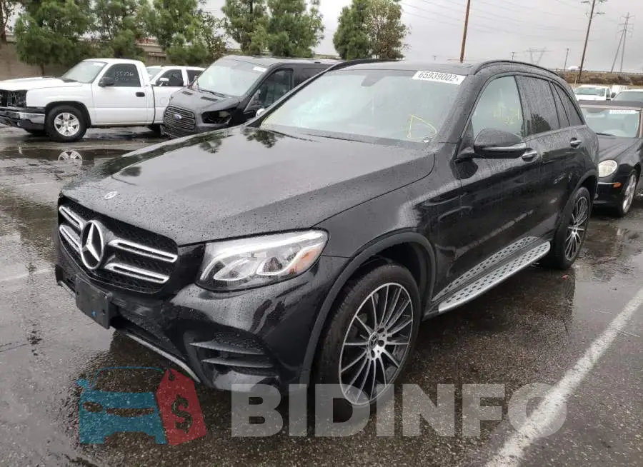 WDC0G4JBXJV111415 Photo# 2