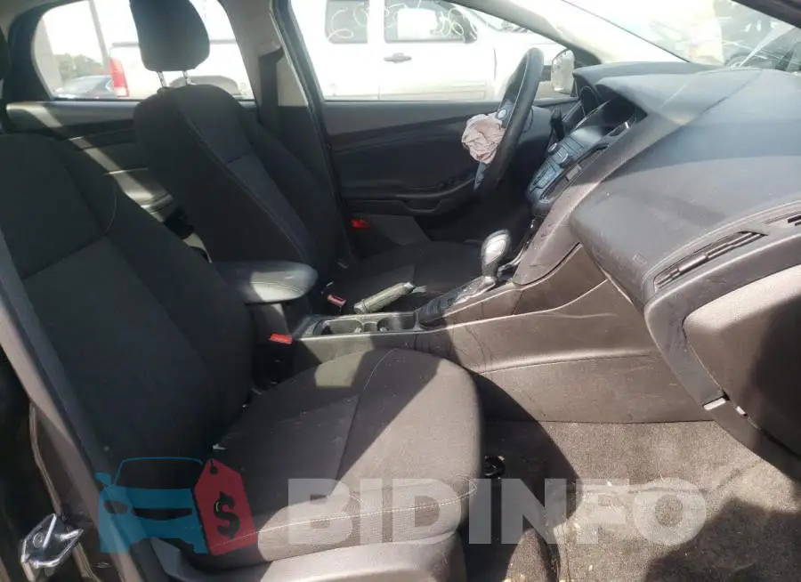 1FADP3F20JL221045 Photo# 5