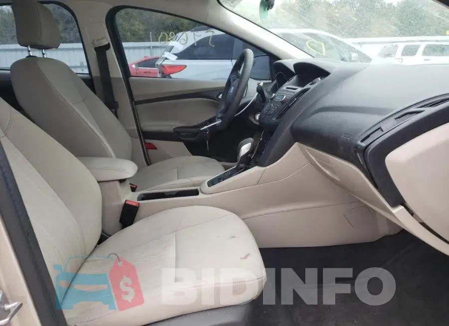 1FADP3F20HL205034 Photo# 5