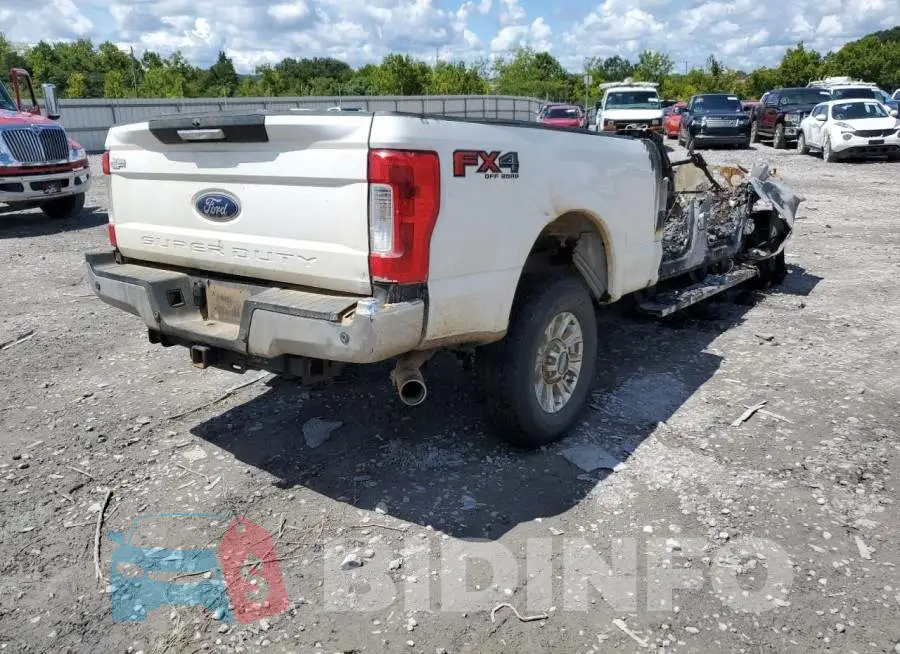 1FT7W2B61JEB25961 Photo# 4