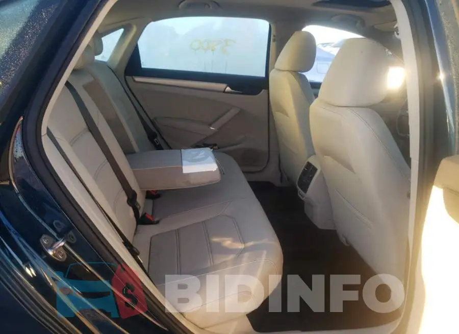 1VWSA7A36MC016843 Photo# 6