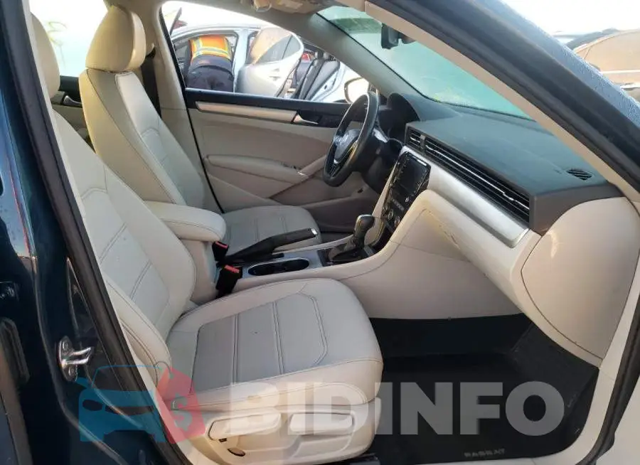 1VWSA7A36MC016843 Photo# 5