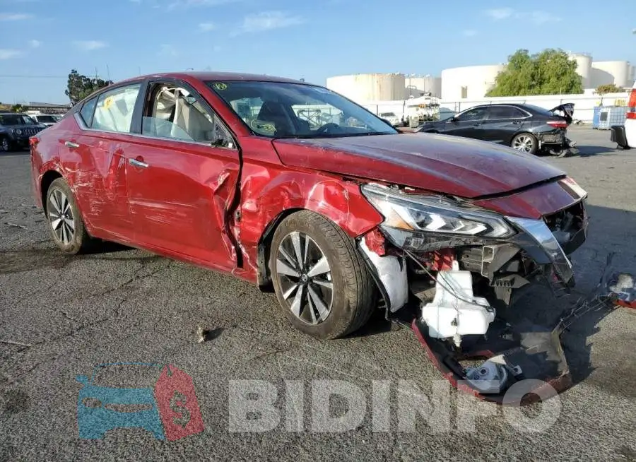 1N4BL4DWXNN300781 Photo# 1