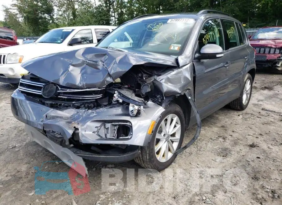 WVGBV7AX2JK002073 Photo# 2