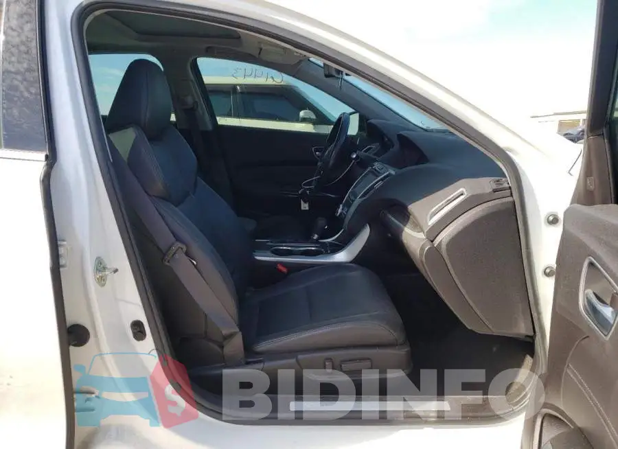 19UUB1F52JA000826 Photo# 5