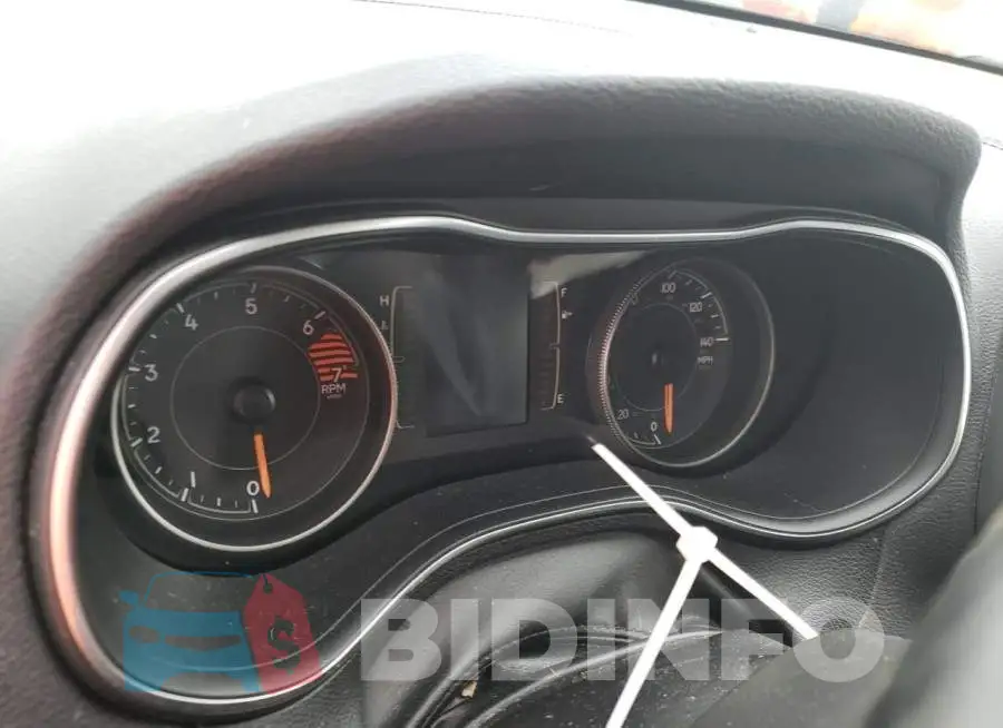 1C4PJLLB0KD128325 Photo# 8
