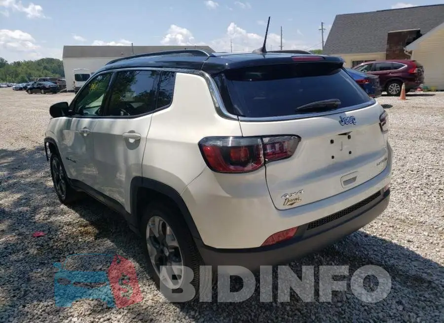 3C4NJDCB4LT204461 Photo# 3