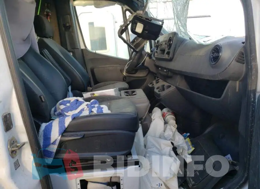 WD4PF1CD6KP081510 Photo# 5