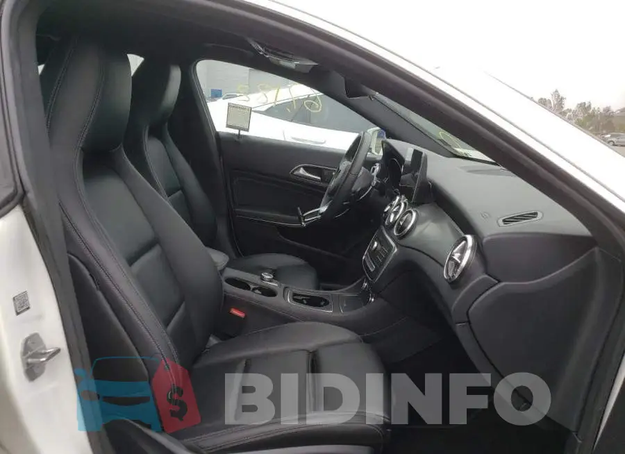 WDDSJ4EB6JN629764 Photo# 5