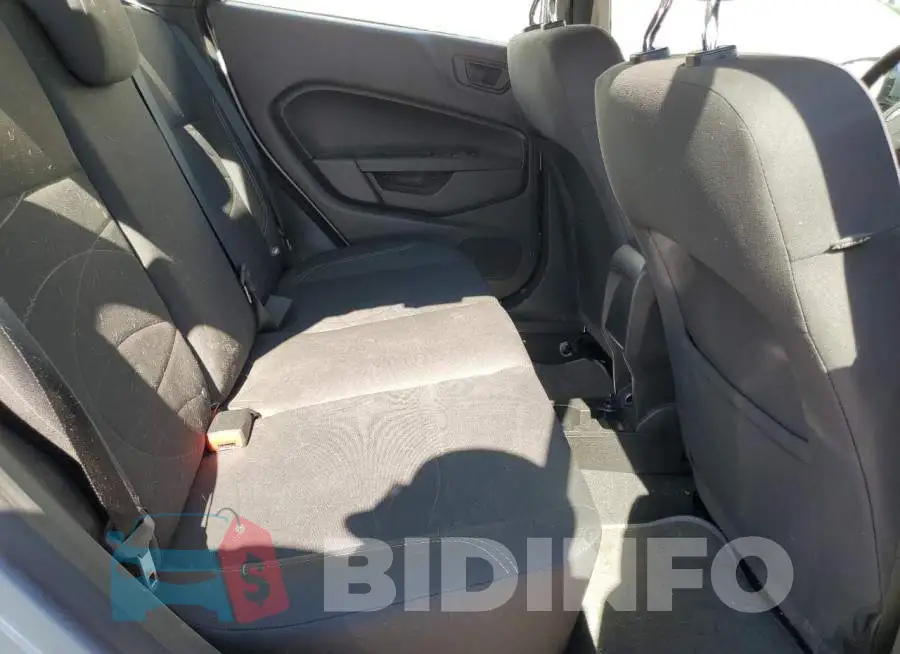 3FADP4BJ5JM109746 Photo# 6