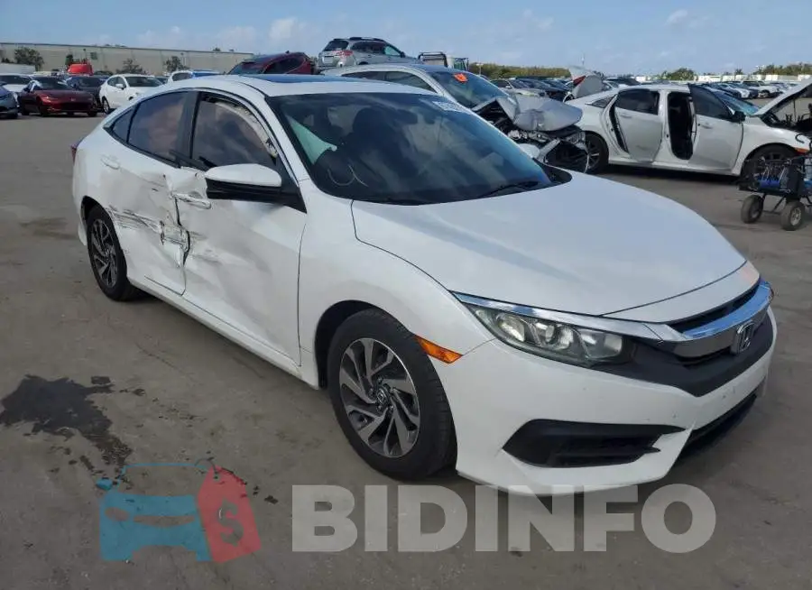 19XFC2F70GE010241 Photo# 4