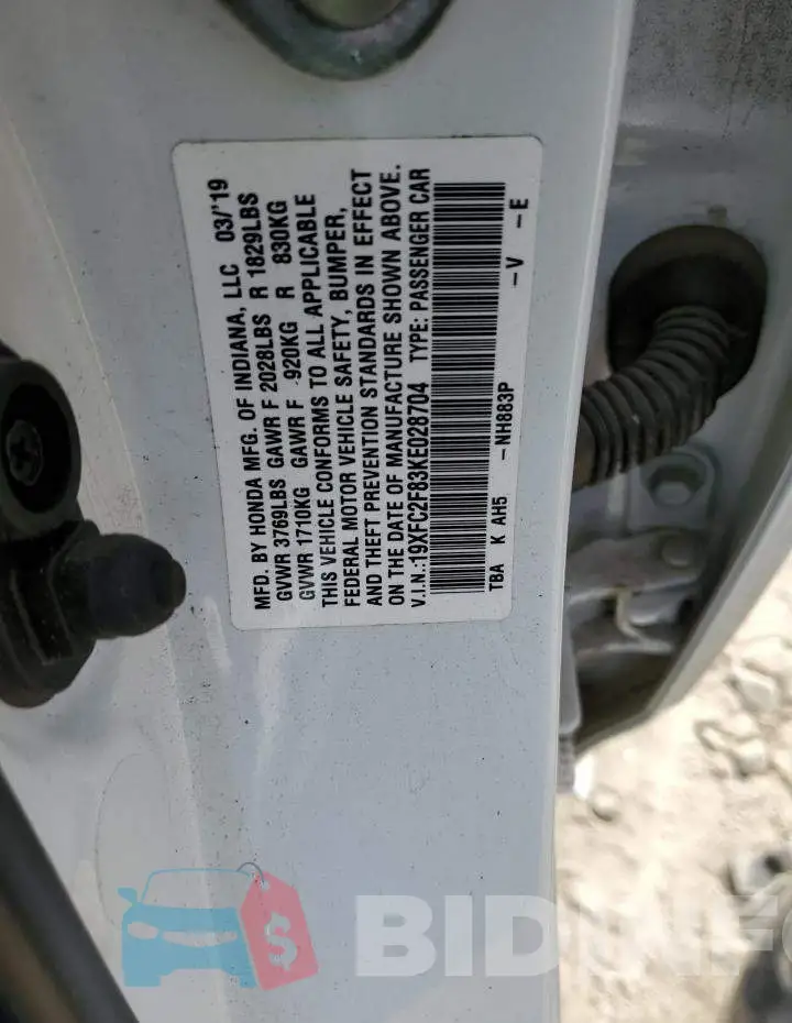 19XFC2F83KE028704 Photo# 10