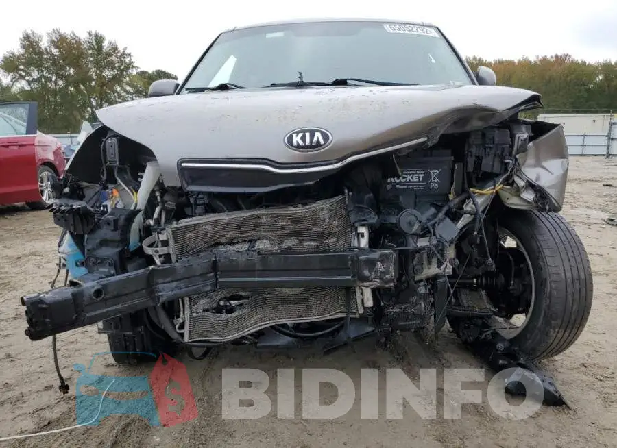 KNDJP3A5XJ7602361 Photo# 9
