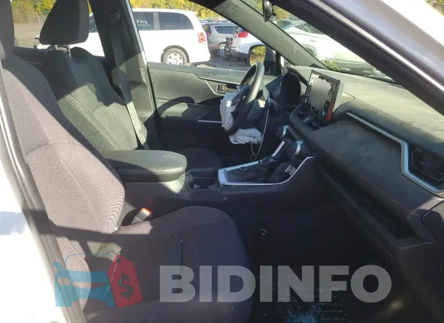 JTMCB3FV5MD064495 Photo# 5