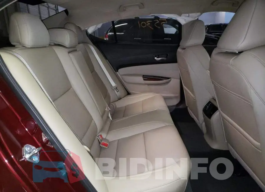 19UUB2F37GA009552 Photo# 6