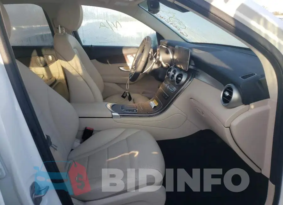 W1N0G8EB2MV284821 Photo# 5