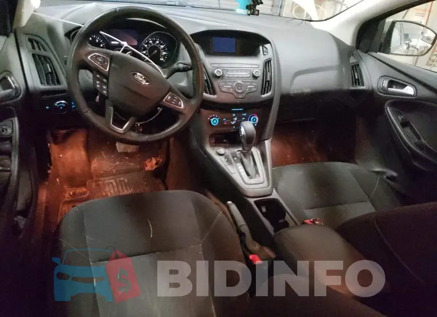 1FADP3F2XJL258667 Photo# 8