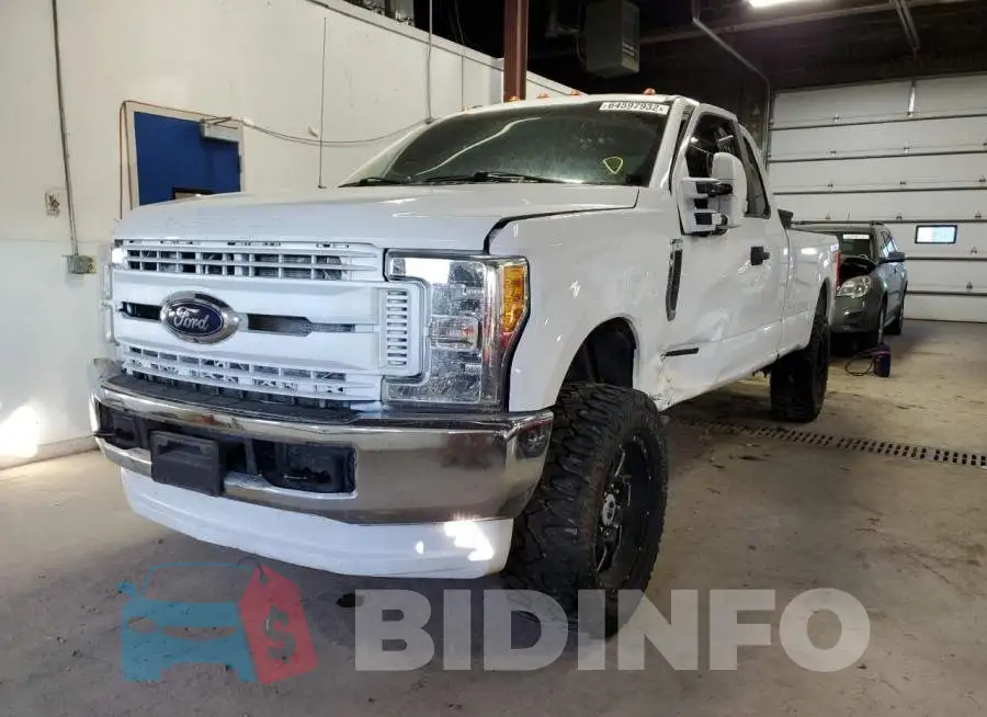 1FT7X2BT7HEC47219 Photo# 2