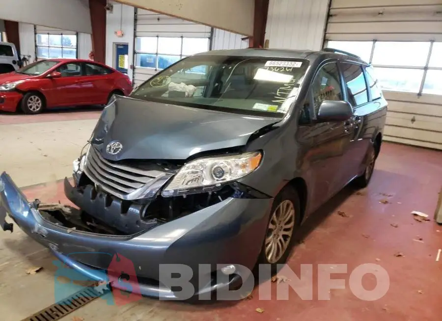 5TDYK3DCXGS736261 Photo# 2
