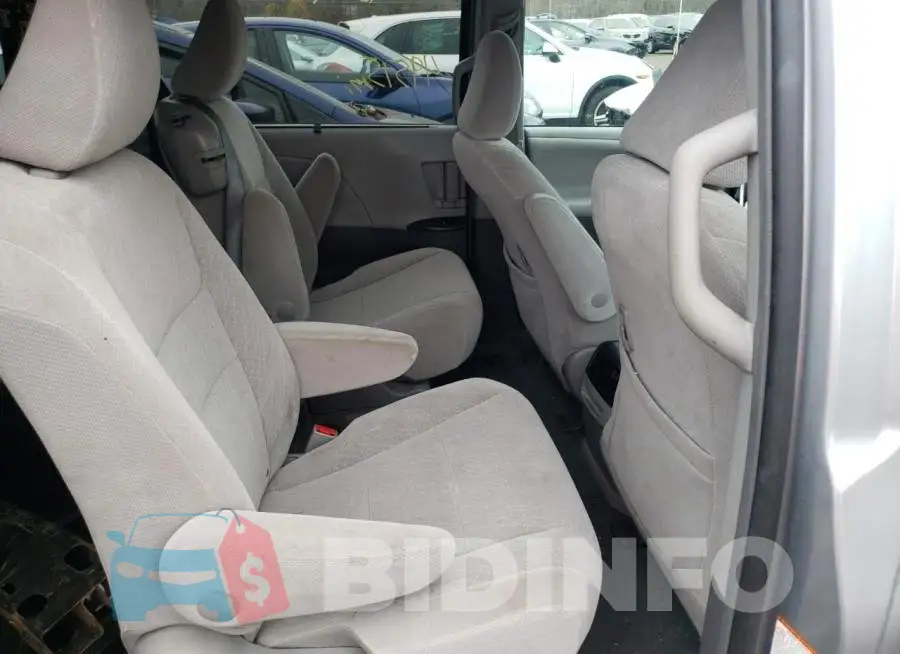5TDKZ3DC1HS869851 Photo# 6