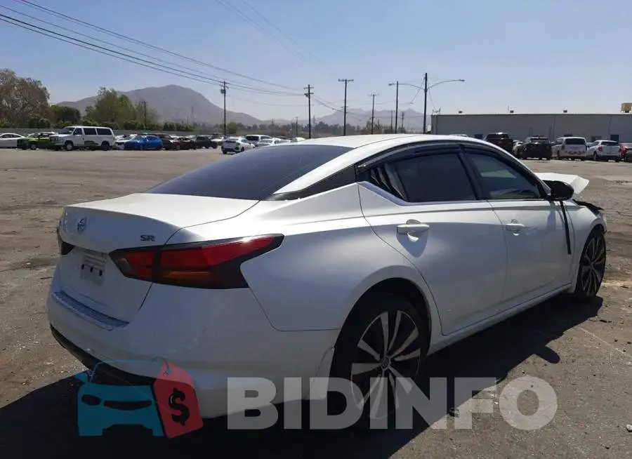 1N4BL4CV1LN313196 Photo# 4