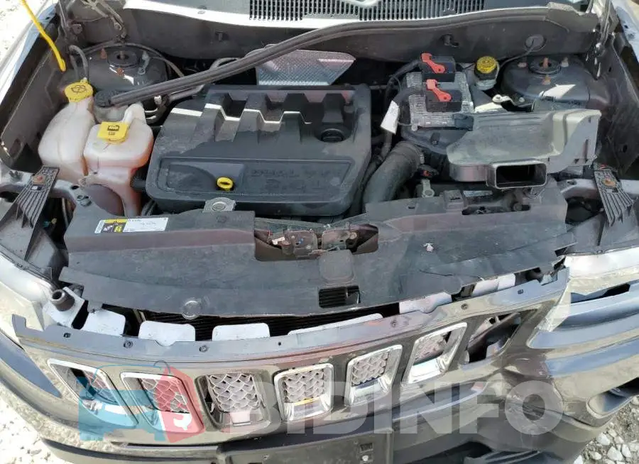 1C4NJDEB6HD205038 Photo# 7