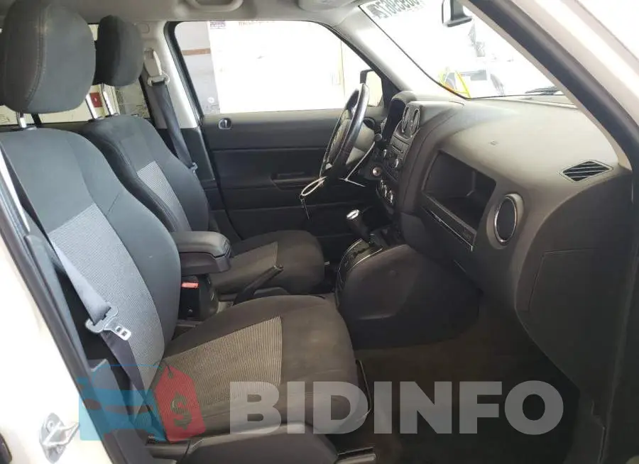 1C4NJRFB7HD105722 Photo# 5