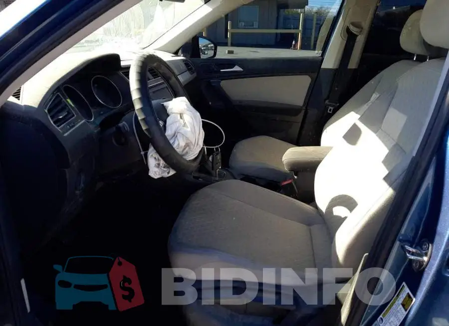 3VV1B7AX8KM112873 Photo# 7