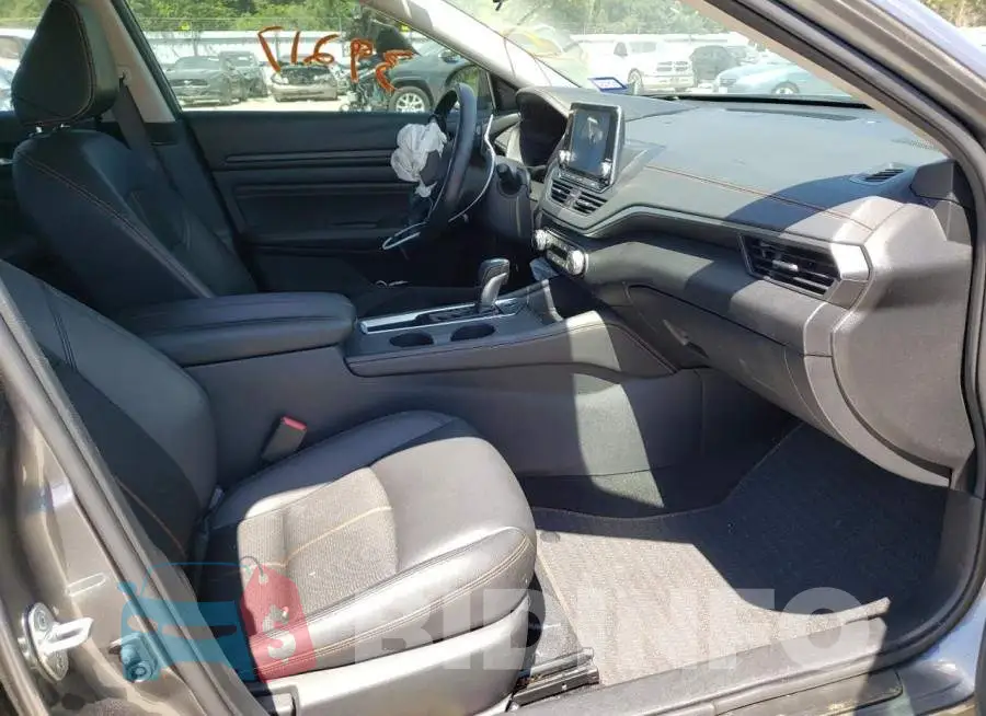1N4BL4CV3KC220402 Photo# 5