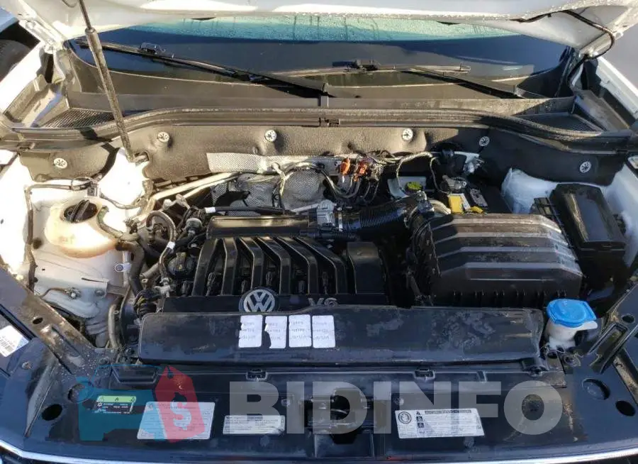 1V2DR2CA0JC504800 Photo# 7