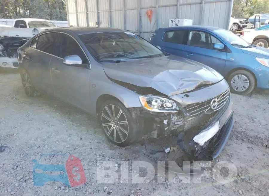 LYV402TK9HB149340 Photo# 1