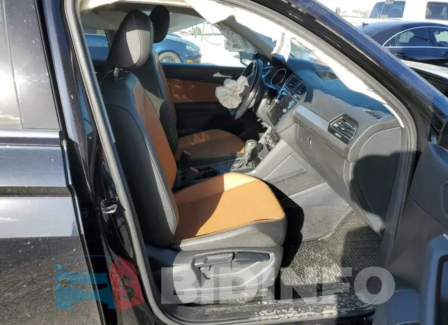 3VV3B7AX7KM082208 Photo# 5