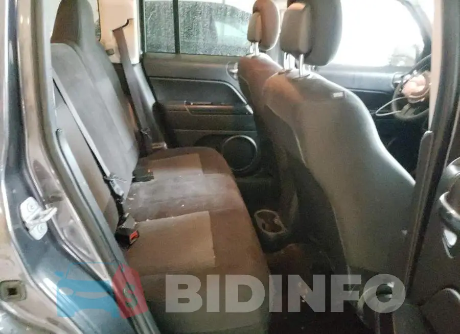 1C4NJPBA9GD753885 Photo# 6