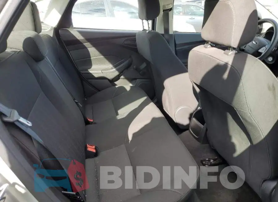 1FADP3E29GL362111 Photo# 6