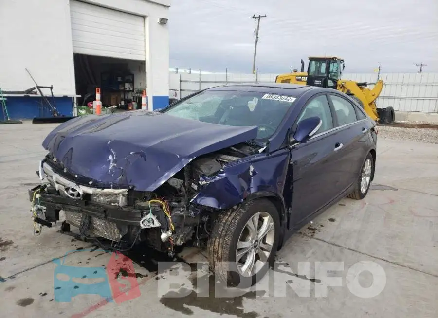 5NPEC4AC9DH697075 Photo# 2