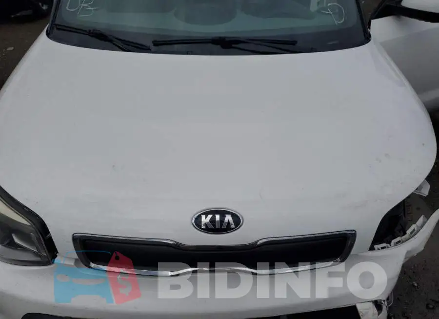 KNDJN2A21F7114414 Photo# 7