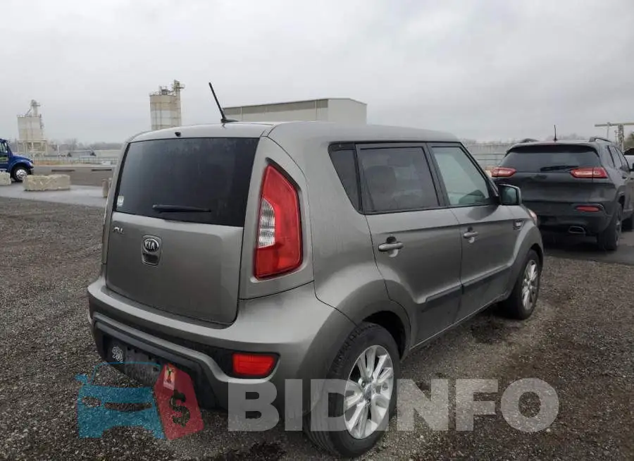 KNDJT2A57D7619063 Photo# 4