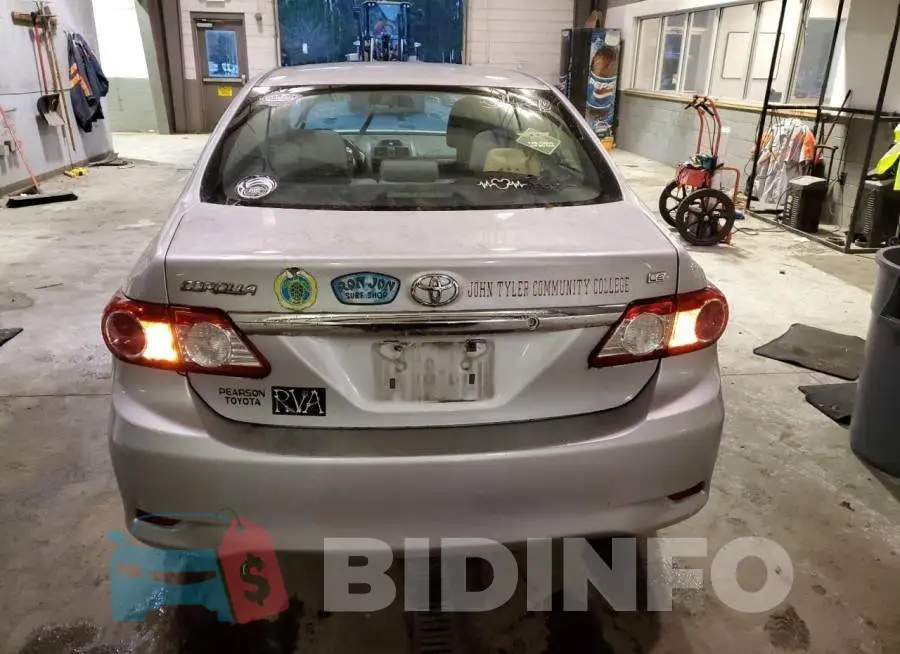 2T1BU4EE6DC048073 Photo# 6
