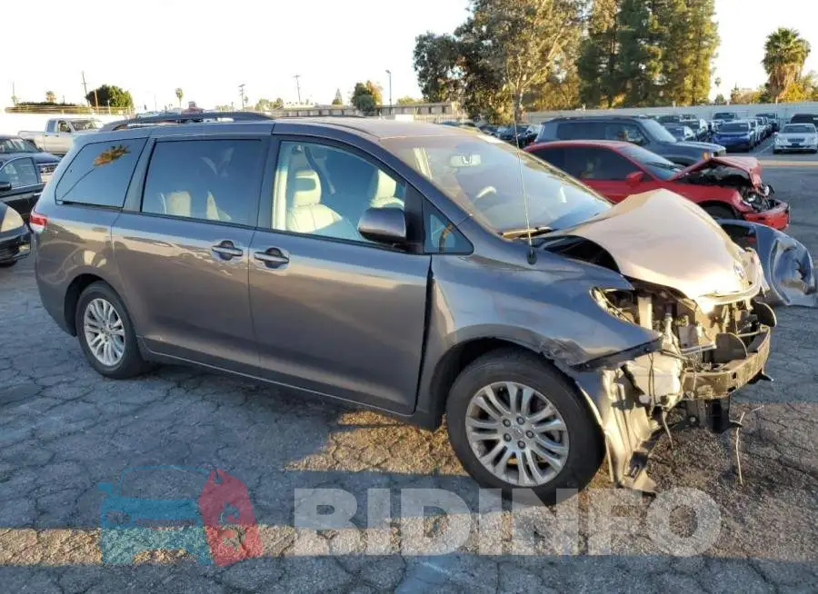 5TDYK3DCXDS353979 Photo# 4