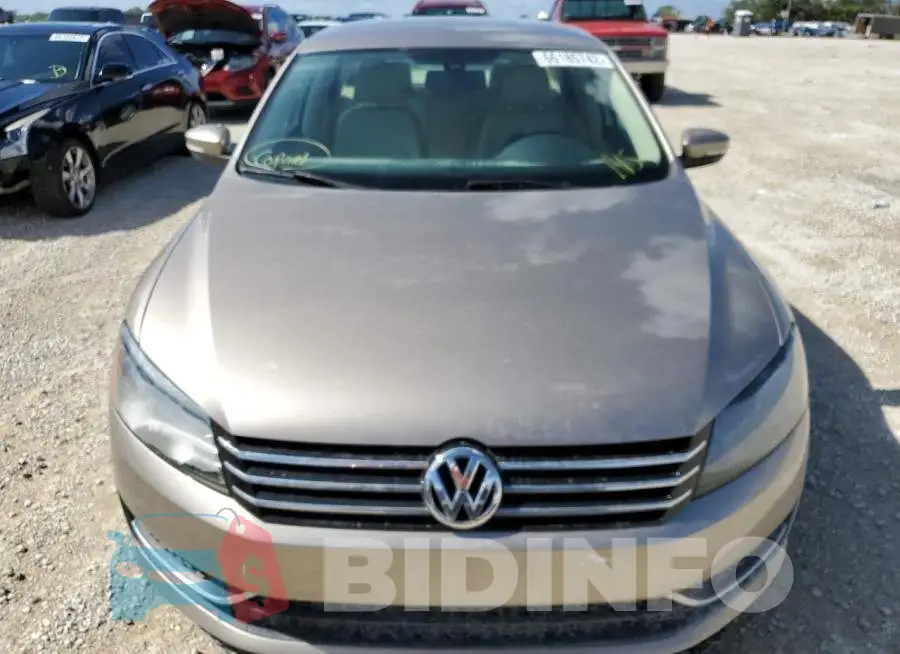 1VWBS7A33FC019604 Photo# 5