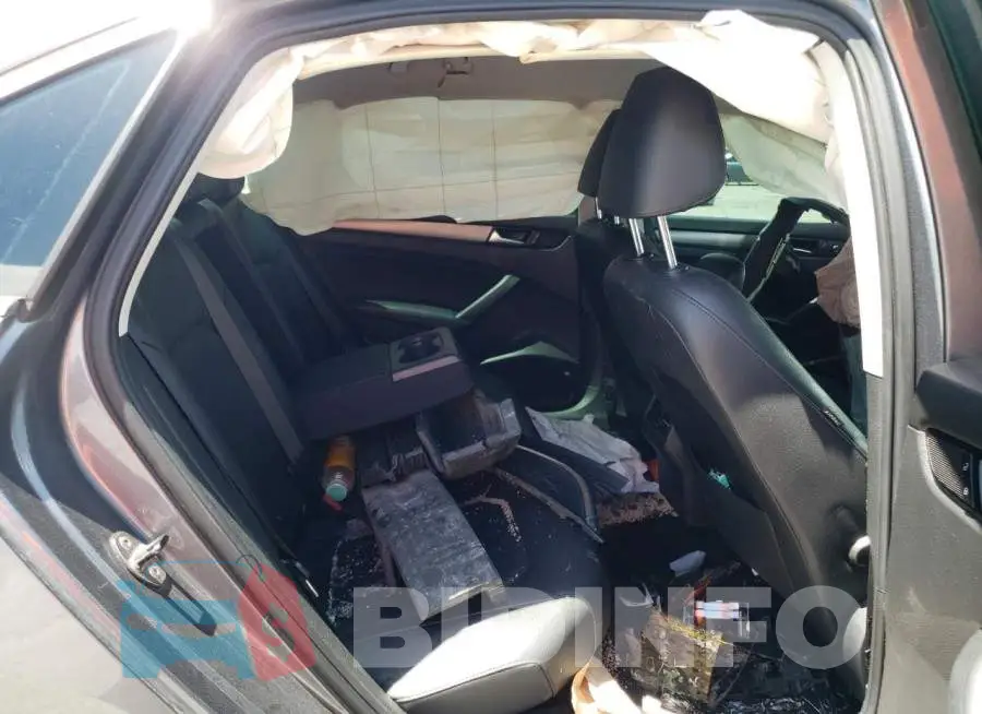 1VWBS7A37EC112012 Photo# 6