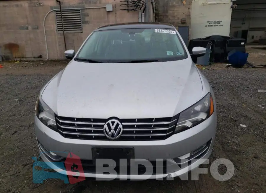 1VWCS7A36FC018371 Photo# 5