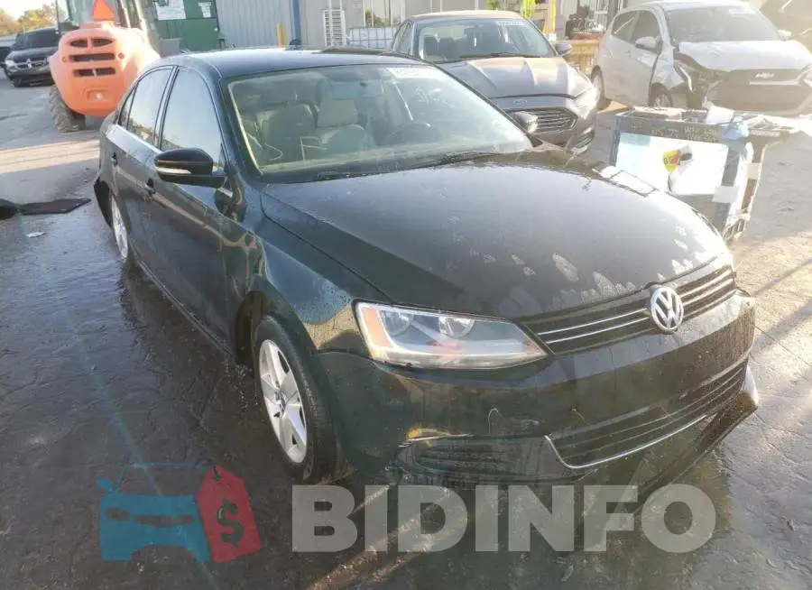 3VWLL7AJ8DM436048 Photo# 1