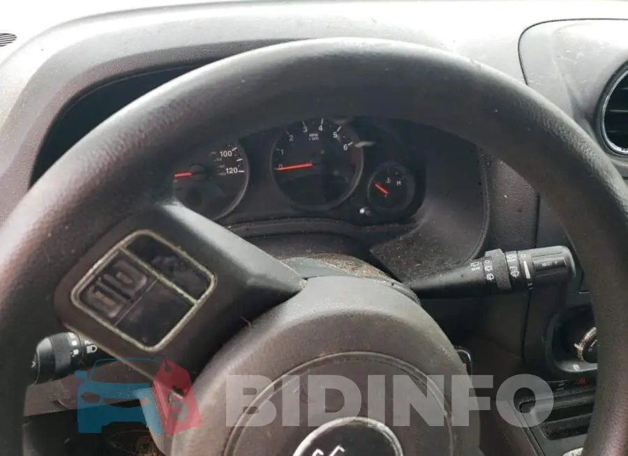 1C4NJCBA0DD265817 Photo# 8