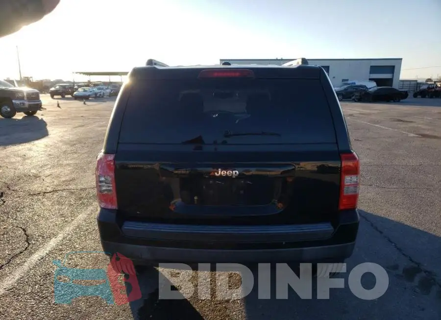 1C4NJPBB1ED511419 Photo# 6