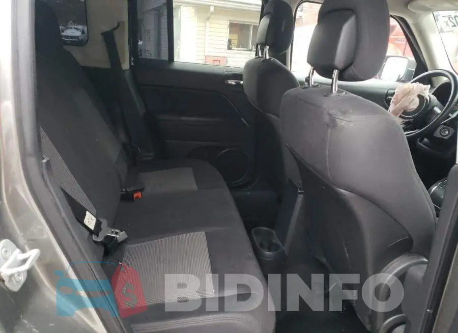 1C4NJPFB5DD250627 Photo# 11