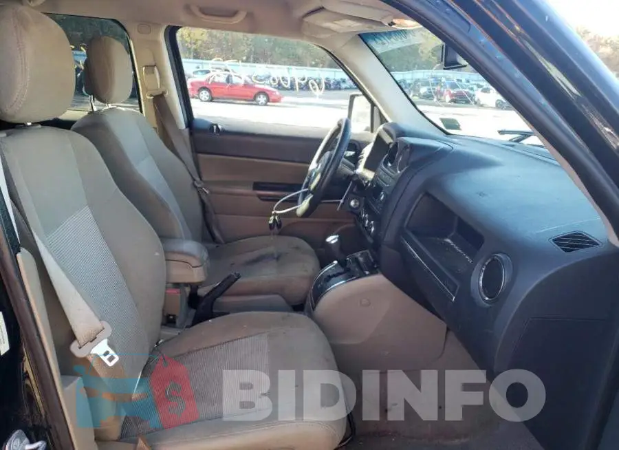 1C4NJRBB3ED688596 Photo# 5